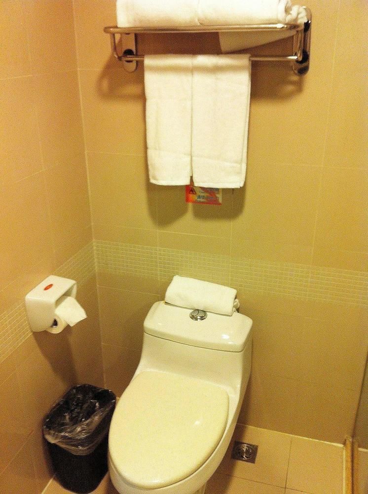 Home Inn Hotel Guiyang Fushui Middle Road Екстериор снимка
