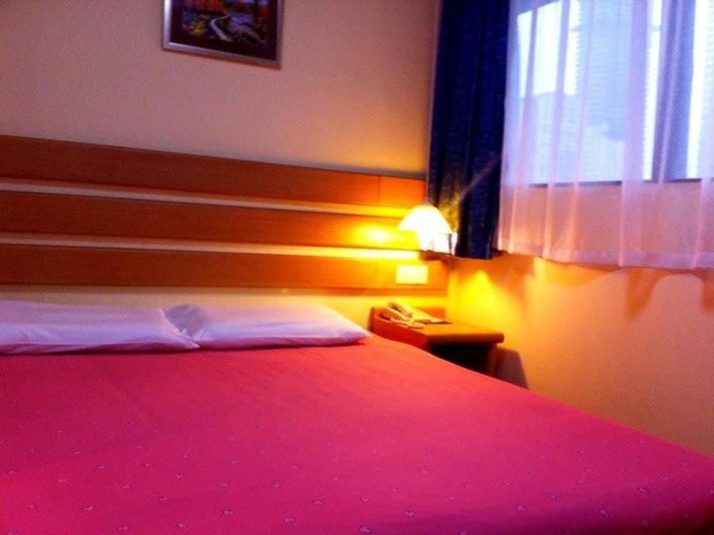 Home Inn Hotel Guiyang Fushui Middle Road Екстериор снимка