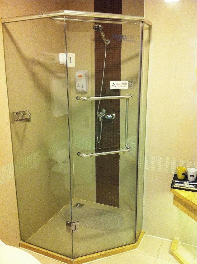 Home Inn Hotel Guiyang Fushui Middle Road Екстериор снимка